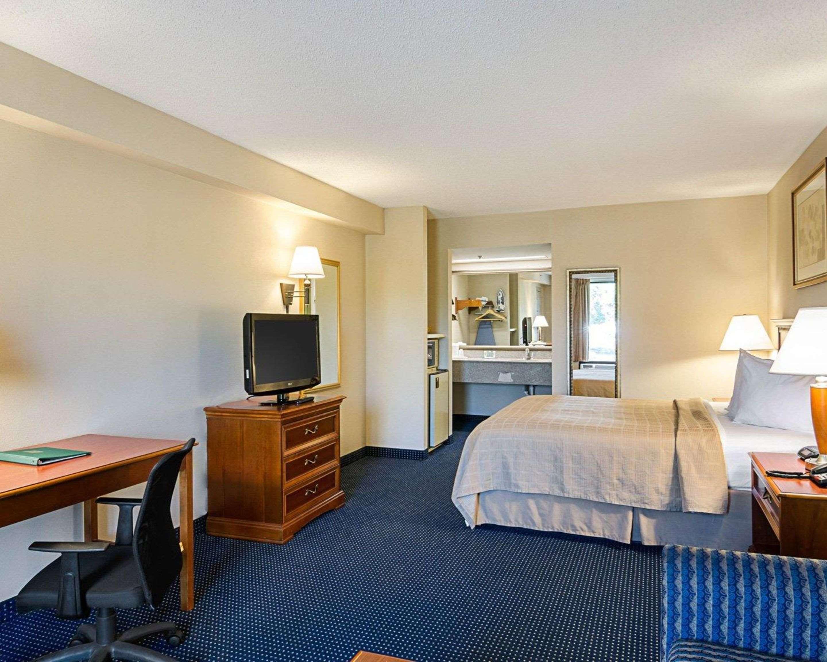 Quality Inn Troutville - Roanoke North Экстерьер фото