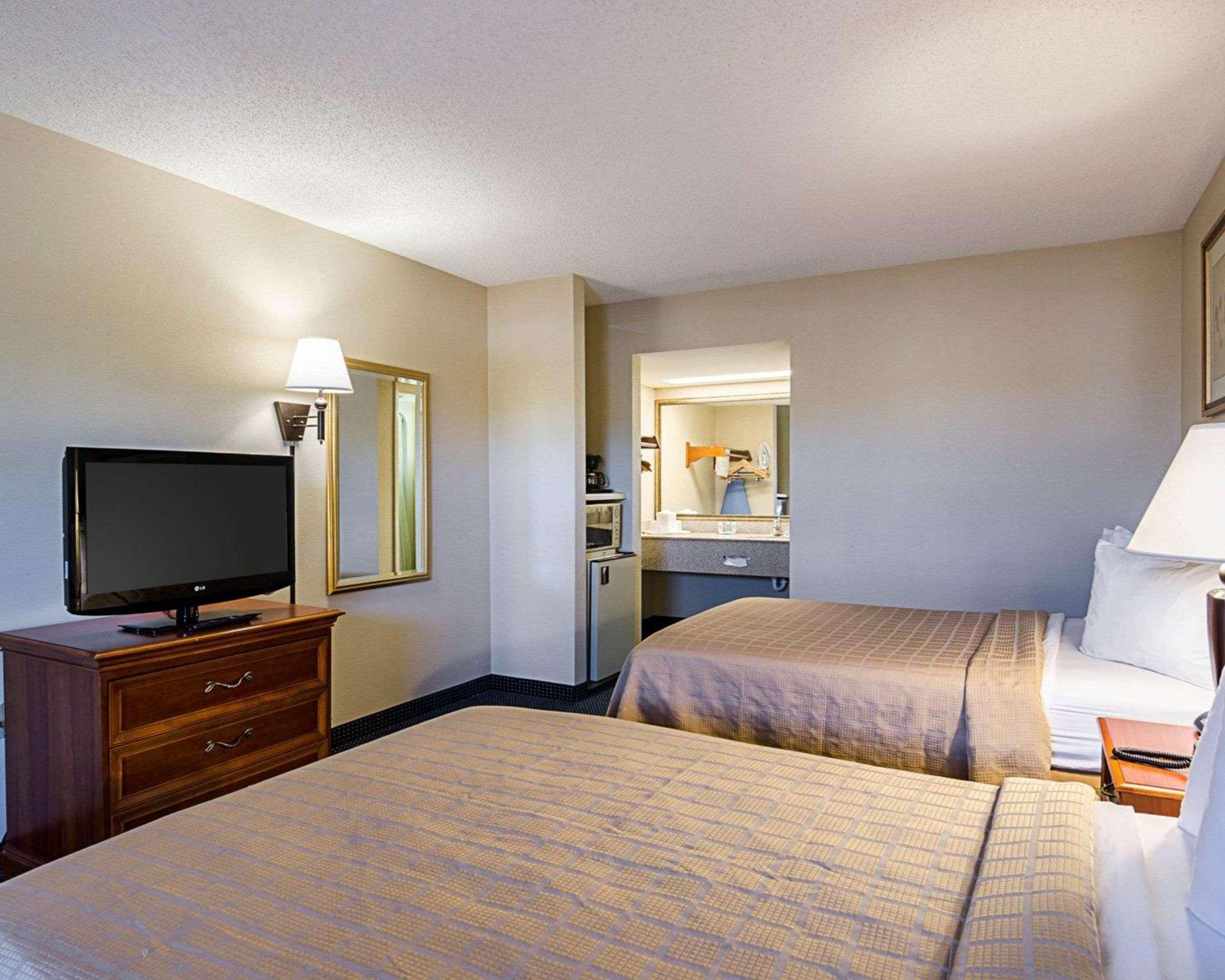 Quality Inn Troutville - Roanoke North Экстерьер фото