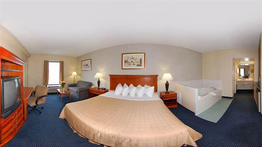 Quality Inn Troutville - Roanoke North Экстерьер фото