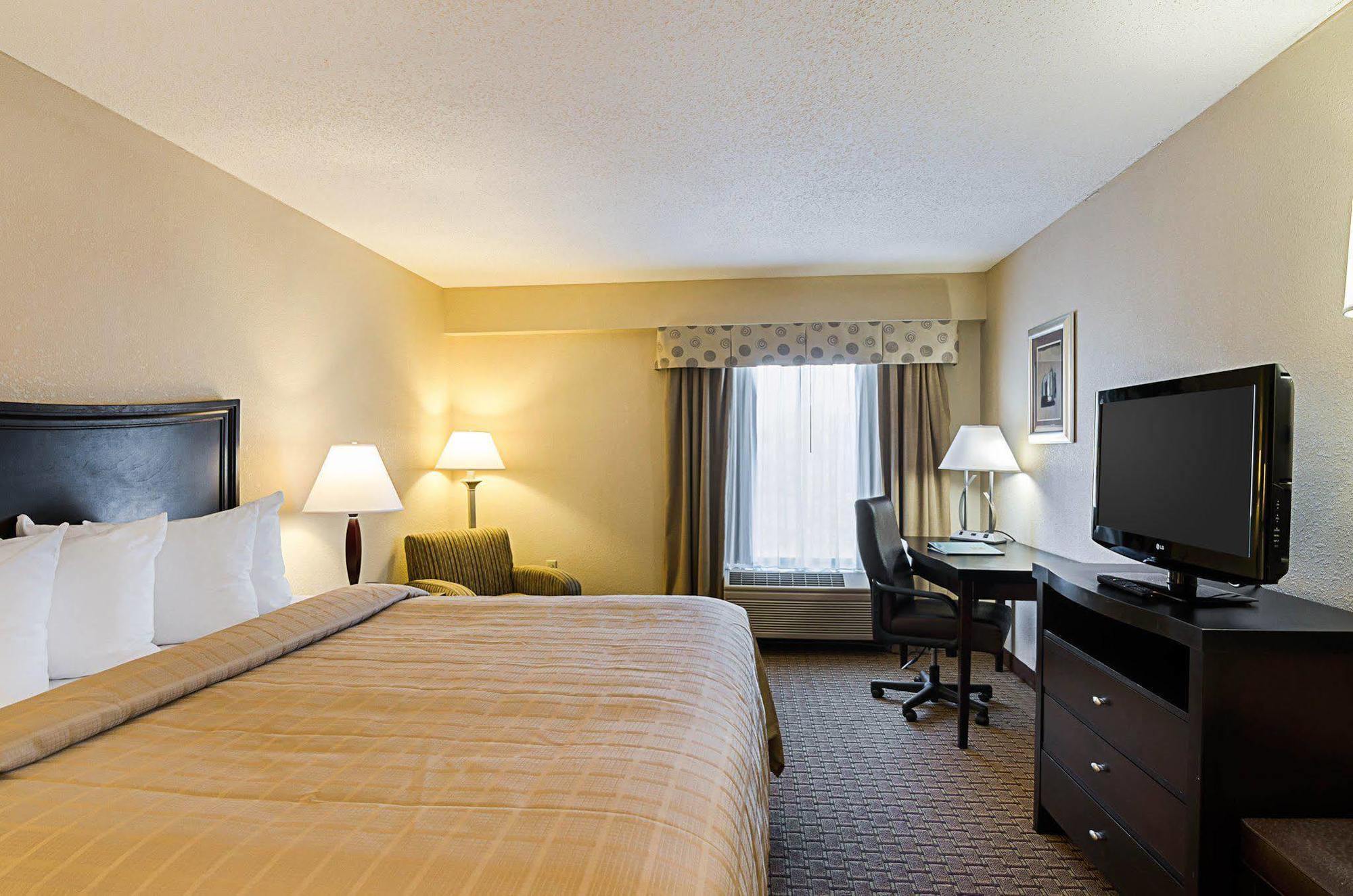 Quality Inn Troutville - Roanoke North Экстерьер фото